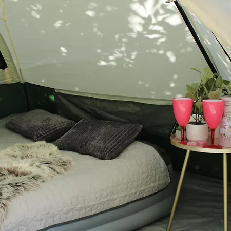 Tent Boby In Shared Lot And Shared Bathroom Luksuzni šator *